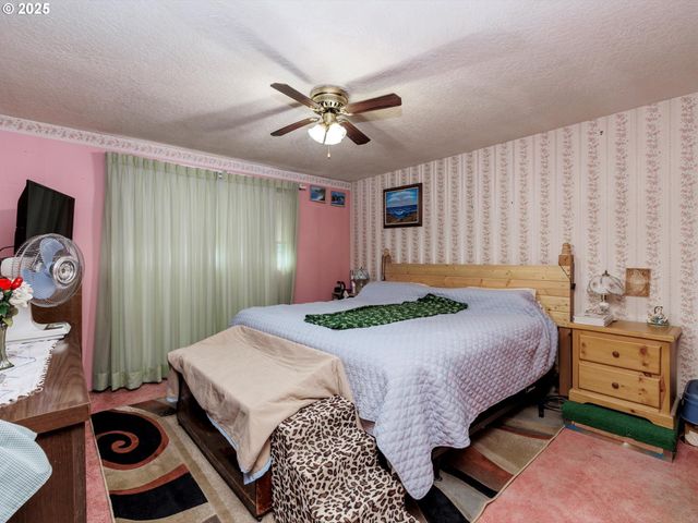 1259 RANDOLPH Rd, Woodburn, OR 97071