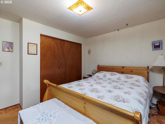 1259 RANDOLPH Rd, Woodburn, OR 97071