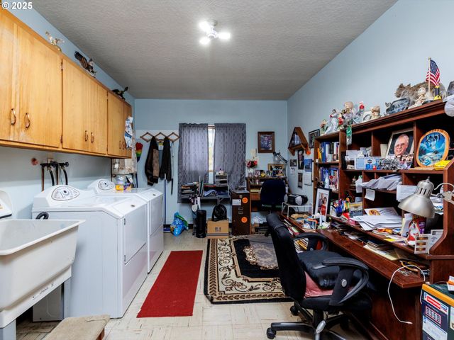 1259 RANDOLPH Rd, Woodburn, OR 97071