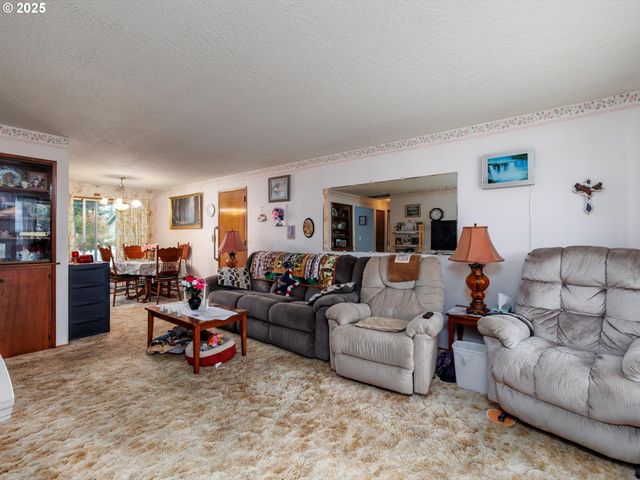 1259 RANDOLPH Rd, Woodburn, OR 97071