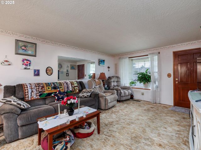 1259 RANDOLPH Rd, Woodburn, OR 97071