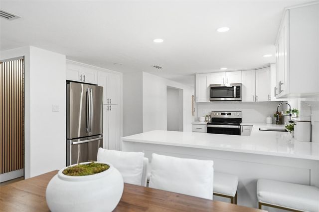 2338 MEADOWBROOK DRIVE, Lutz, FL 33558