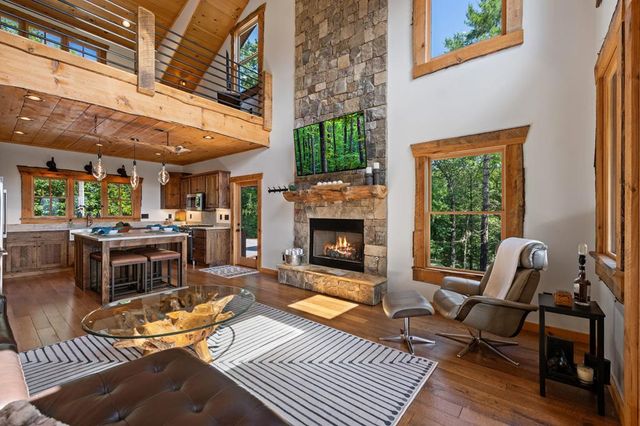 128 Amy Creek Circle, Ellijay, GA 30540