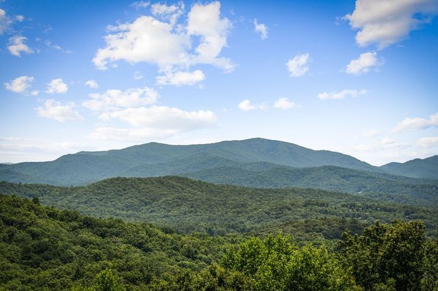 128 Amy Creek Circle, Ellijay, GA 30540