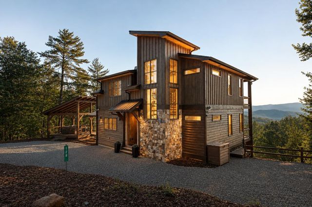 128 Amy Creek Circle, Ellijay, GA 30540