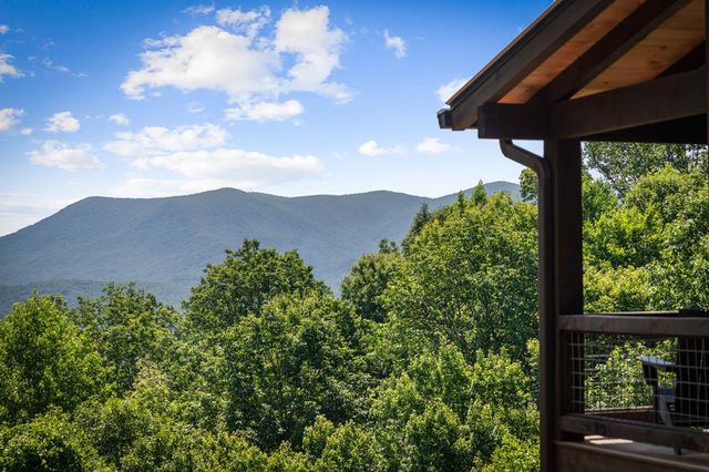 128 Amy Creek Circle, Ellijay, GA 30540