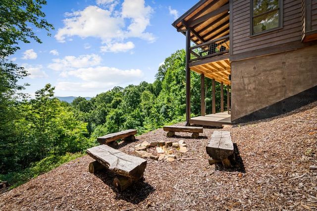 128 Amy Creek Circle, Ellijay, GA 30540