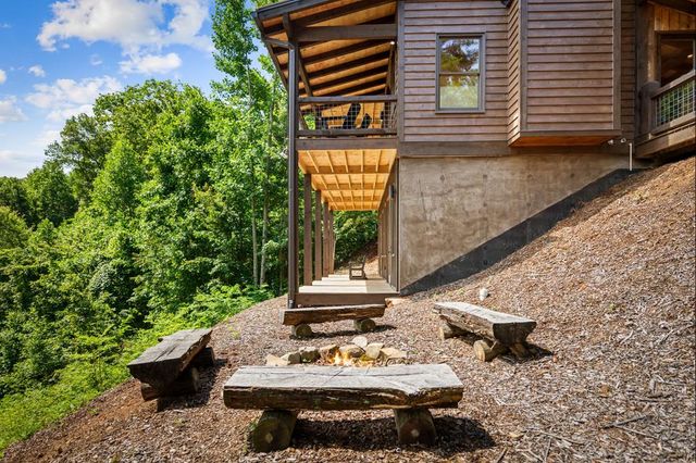 128 Amy Creek Circle, Ellijay, GA 30540