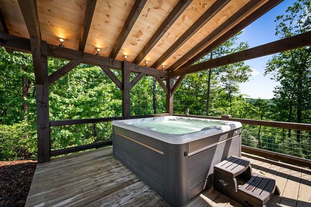 128 Amy Creek Circle, Ellijay, GA 30540