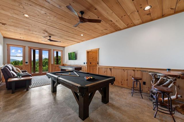 128 Amy Creek Circle, Ellijay, GA 30540