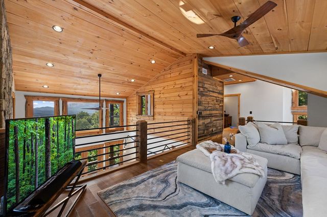 128 Amy Creek Circle, Ellijay, GA 30540