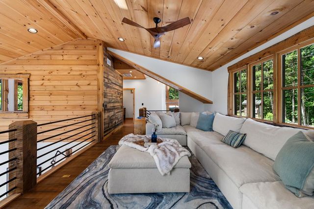 128 Amy Creek Circle, Ellijay, GA 30540