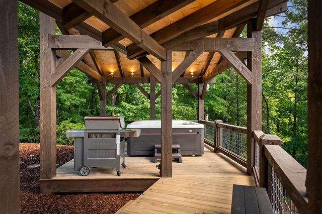 128 Amy Creek Circle, Ellijay, GA 30540