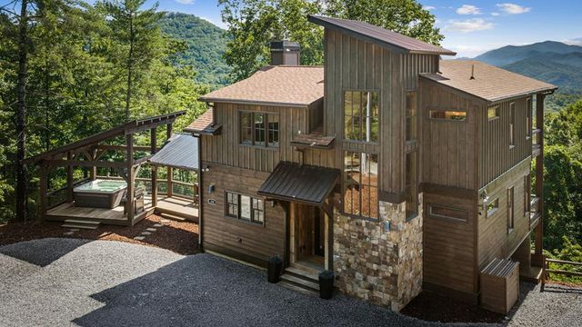 128 Amy Creek Circle, Ellijay, GA 30540