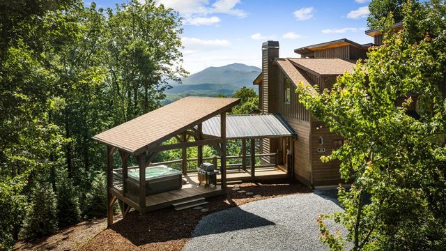128 Amy Creek Circle, Ellijay, GA 30540