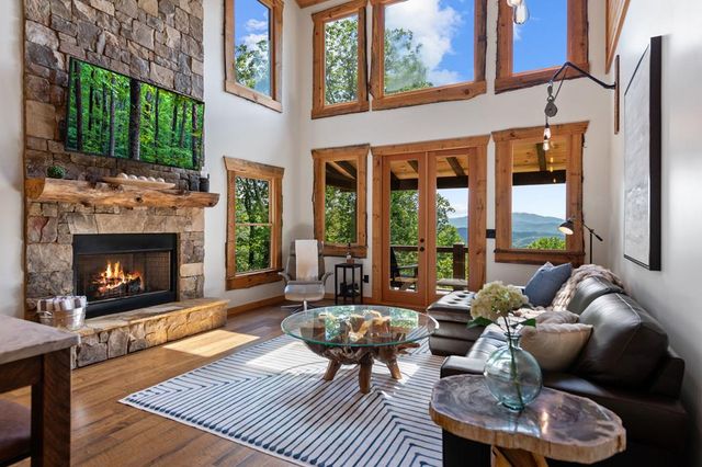 128 Amy Creek Circle, Ellijay, GA 30540