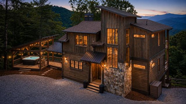 128 Amy Creek Circle, Ellijay, GA 30540