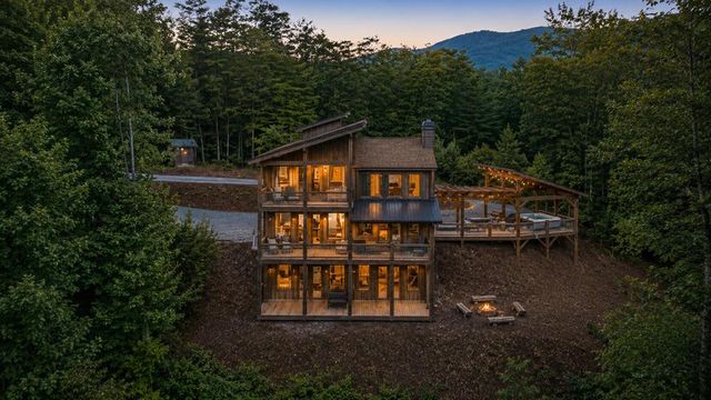 128 Amy Creek Circle, Ellijay, GA 30540
