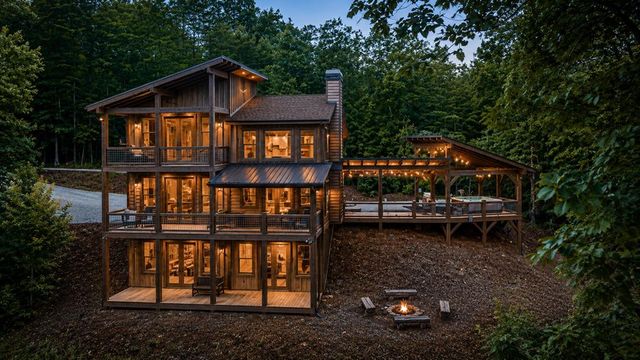 128 Amy Creek Circle, Ellijay, GA 30540