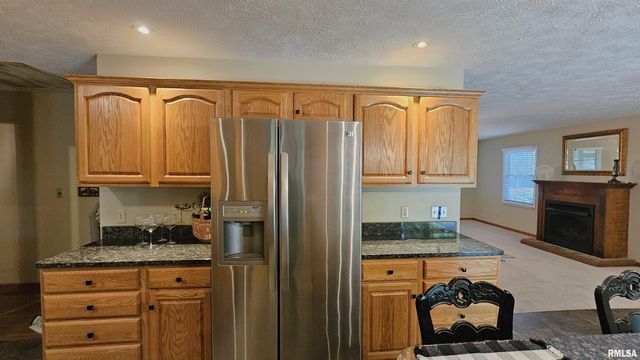 12196 LAGUNA Drive, Marion, IL 62959