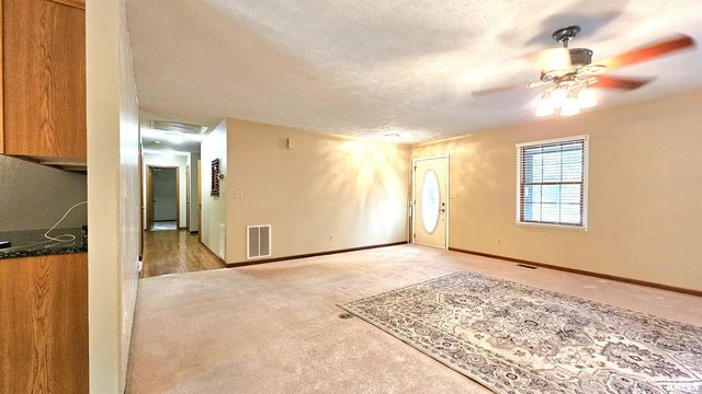 12196 LAGUNA Drive, Marion, IL 62959