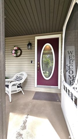 12196 LAGUNA Drive, Marion, IL 62959