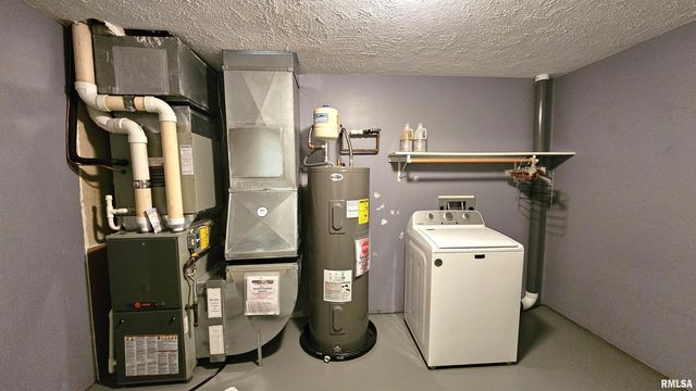 12196 LAGUNA Drive, Marion, IL 62959