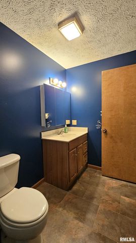 12196 LAGUNA Drive, Marion, IL 62959