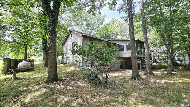 12196 LAGUNA Drive, Marion, IL 62959