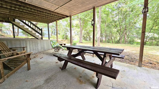 12196 LAGUNA Drive, Marion, IL 62959