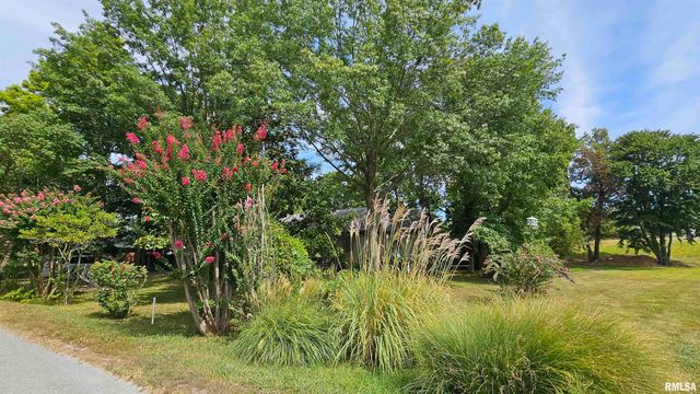 12196 LAGUNA Drive, Marion, IL 62959