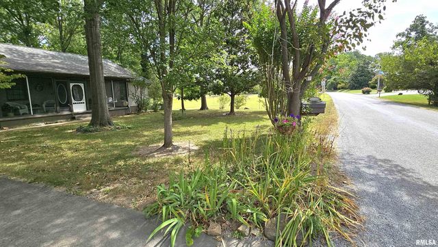 12196 LAGUNA Drive, Marion, IL 62959