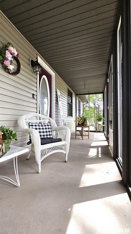 12196 LAGUNA Drive, Marion, IL 62959