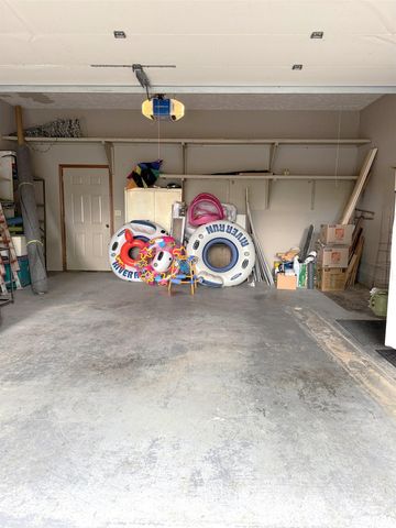 12196 LAGUNA Drive, Marion, IL 62959