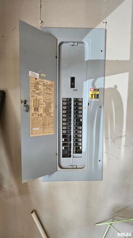 12196 LAGUNA Drive, Marion, IL 62959