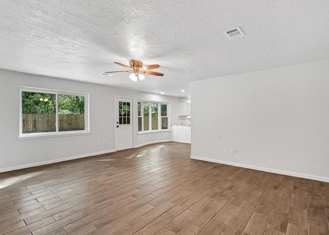 16314 Forest Bend Avenue, Friendswood, TX 77546