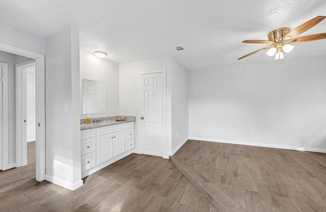 16314 Forest Bend Avenue, Friendswood, TX 77546