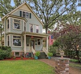 1241 Maple Avenue, Wilmette, IL 60091