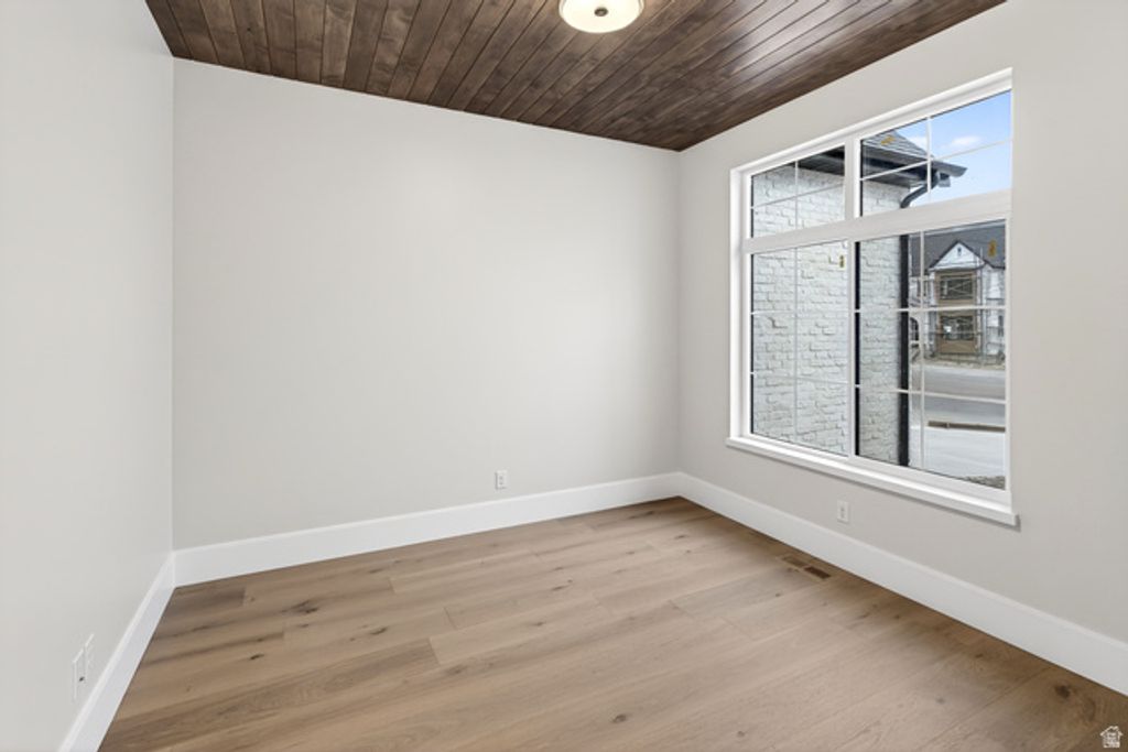 Image 4 of property listing at 807 N 150 E, American Fork, UT 84003