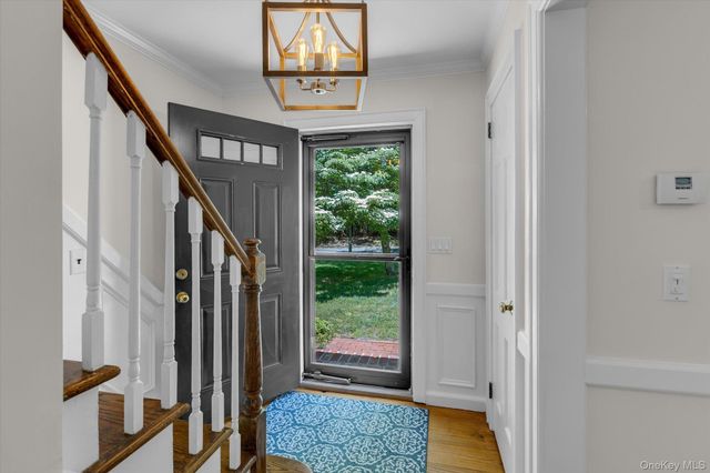 14 Hawks Nest Road, Stony Brook, NY 11790