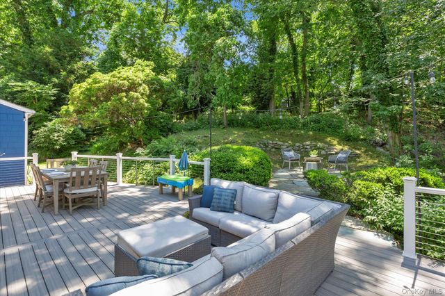 14 Hawks Nest Road, Stony Brook, NY 11790