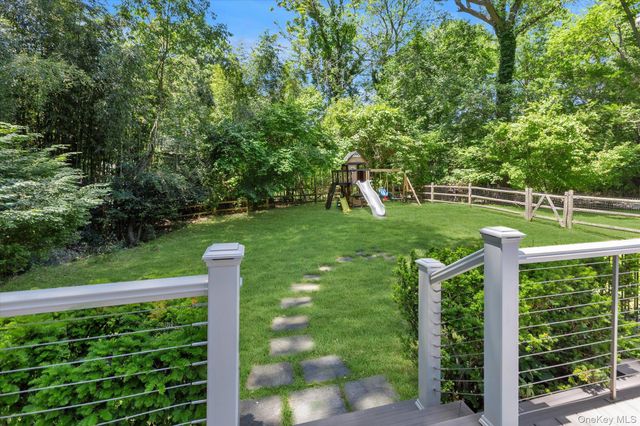 14 Hawks Nest Road, Stony Brook, NY 11790