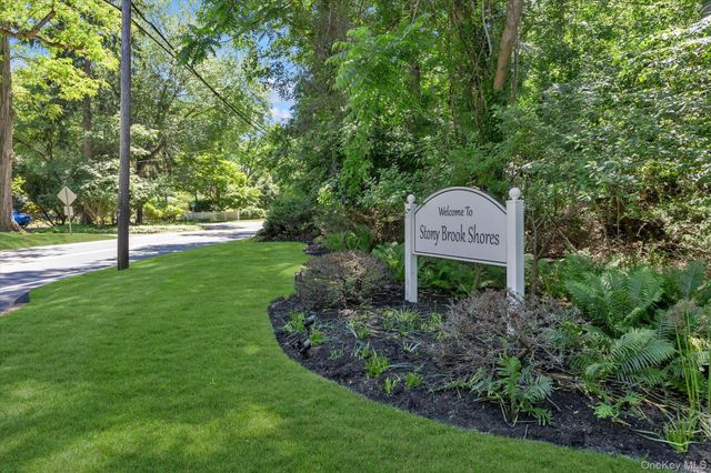 14 Hawks Nest Road, Stony Brook, NY 11790