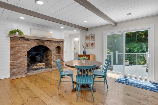 14 Hawks Nest Road, Stony Brook, NY 11790