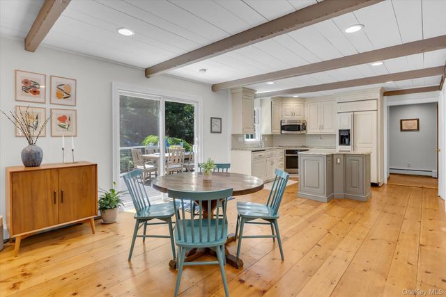 14 Hawks Nest Road, Stony Brook, NY 11790