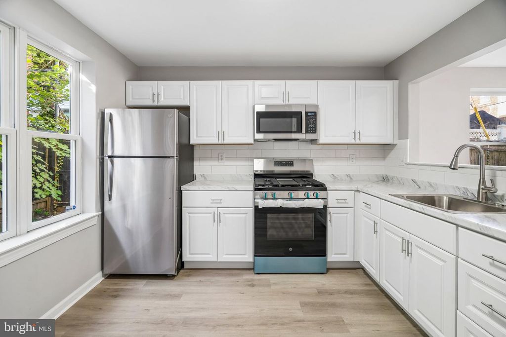 2242 LATONA ST, PHILADELPHIA, PA 19146 — photo 5