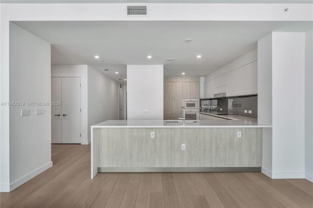 9201 E Bay Harbor Dr 804, Bay Harbor Islands, FL 33154