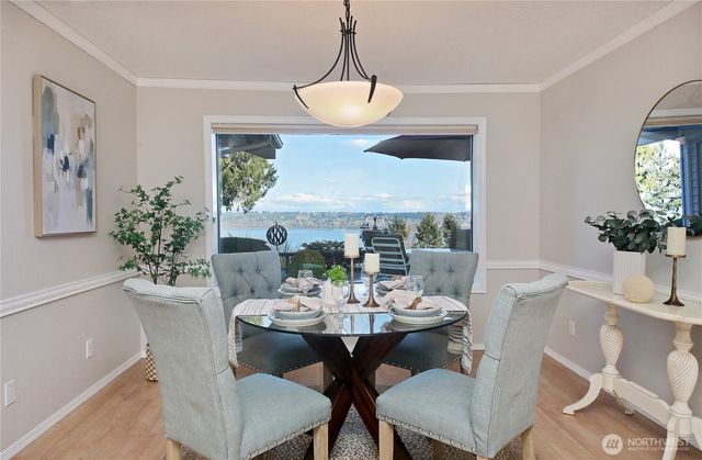 8111 Possession Ridge Lane, Clinton, WA 98236