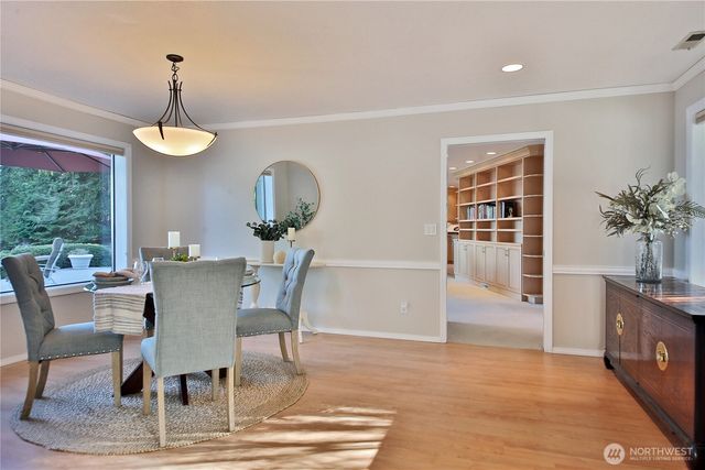 8111 Possession Ridge Lane, Clinton, WA 98236