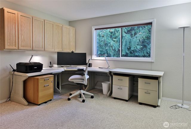 8111 Possession Ridge Lane, Clinton, WA 98236